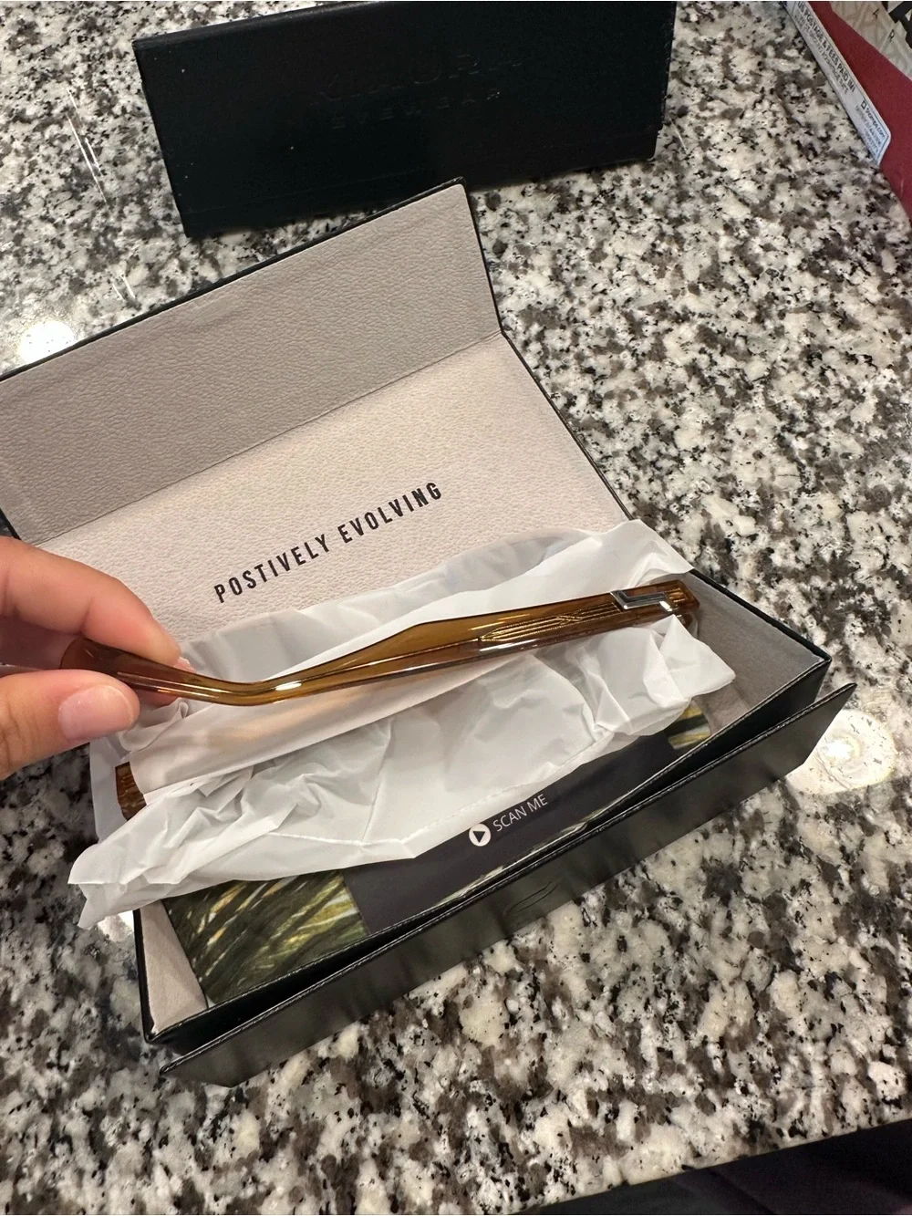 Kiara Black and whiskey sunglasses
